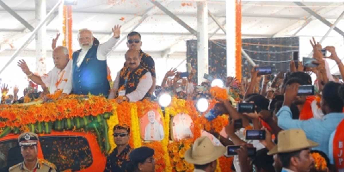 कर्नाटक: पीएम मोदी के रोड शो के दौरान सुरक्षा में सेंध, एक गिरफ्तार